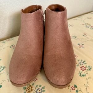 7.5 Blush Ankle Booties